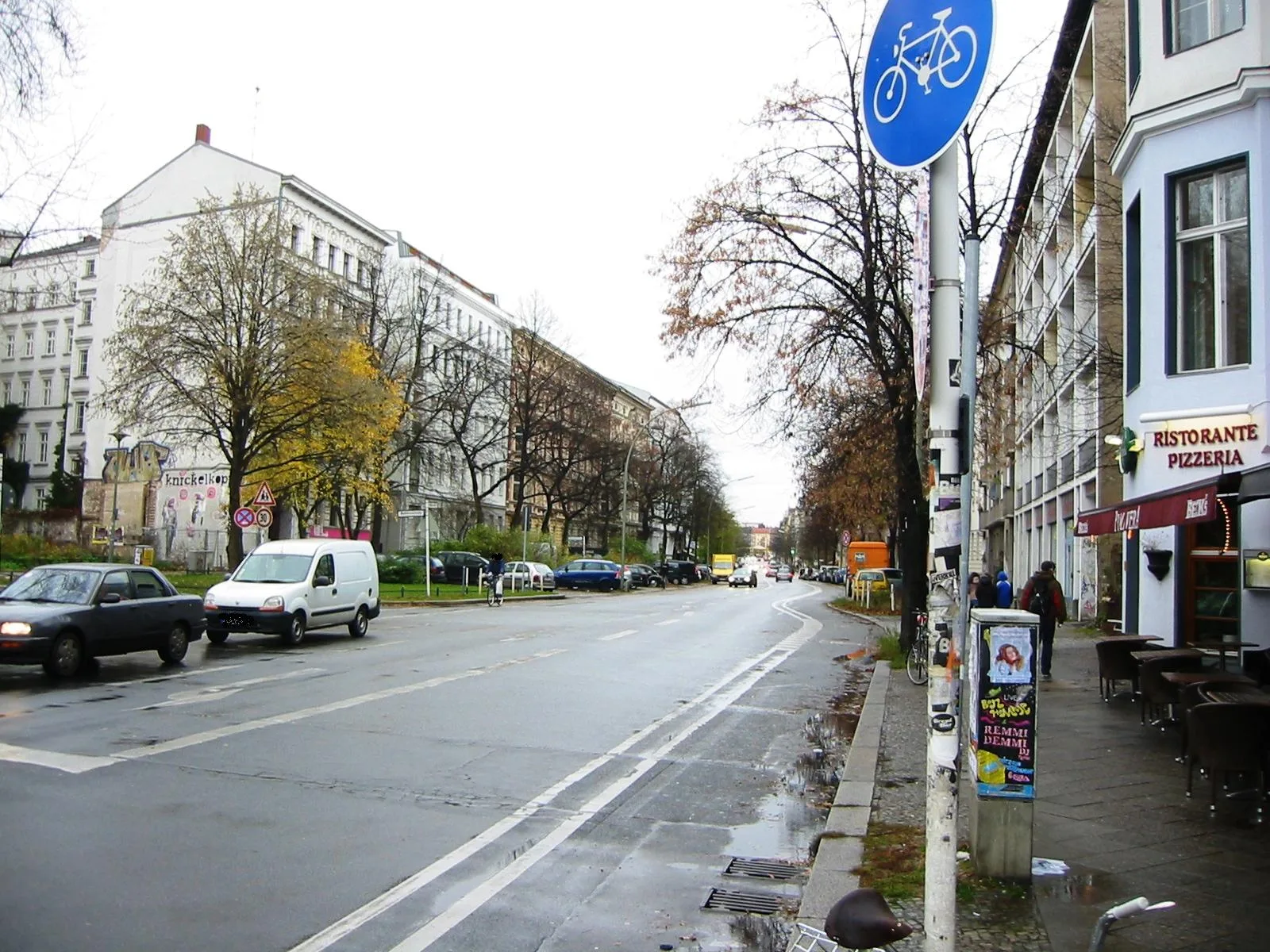 خیابان Kreuzbergstraße در برلین، عکس Assenmacher، منبع Wikimedia Commons